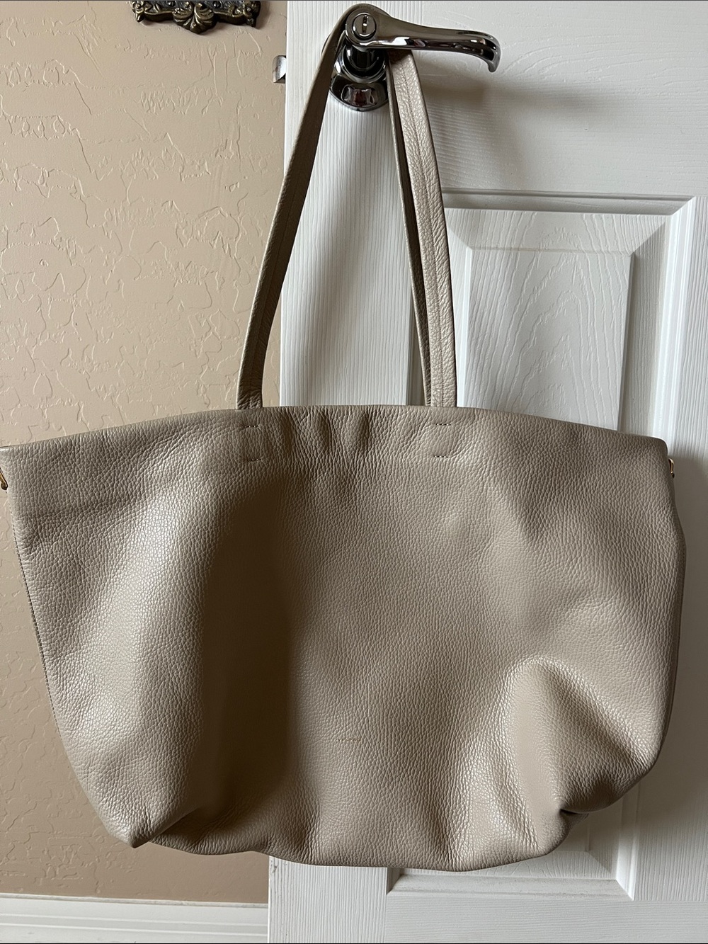 Cuyana Classic Tote Bag - Picture 9 of 13